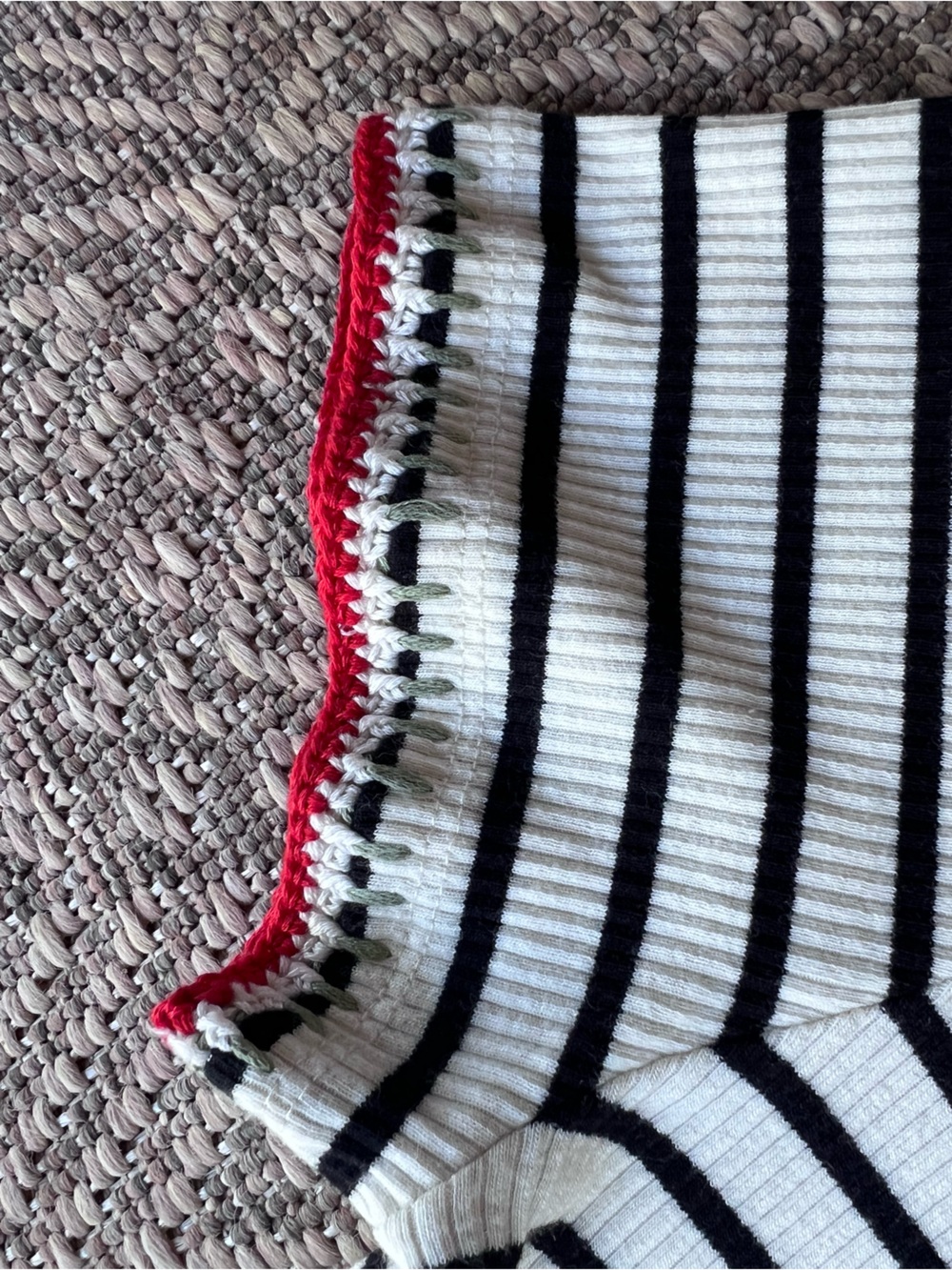 J.Crew Ribbed Stripe Tee Women's Medium Embroidered Trim Knit Short Sleeve Top - Picture 3 of 7